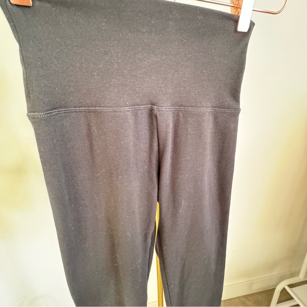 Bundle of 2 Aerie Leggings. 1- with pockets, 2 - no pockets - Picture 6 of 13